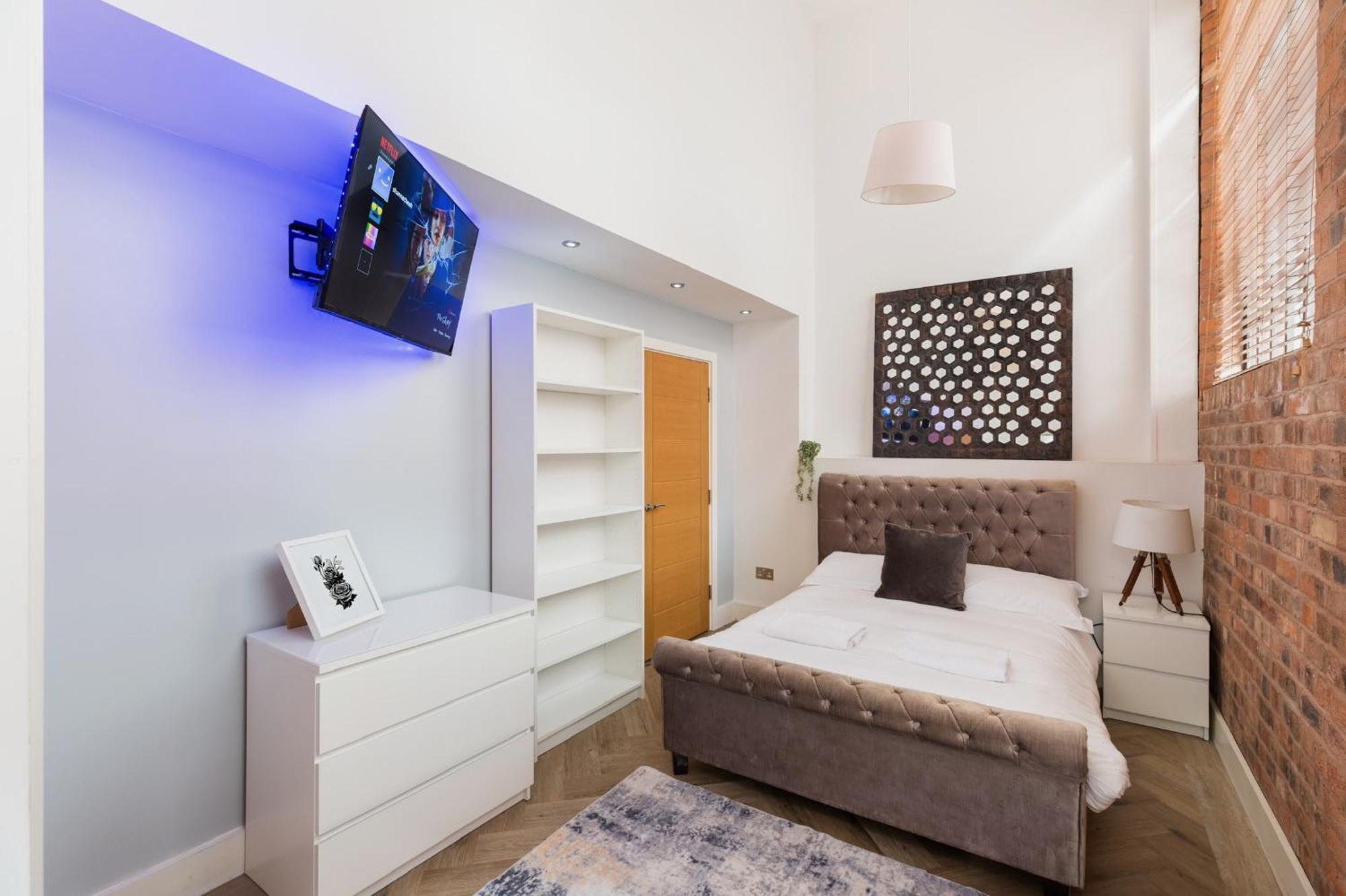 High End Luxury Townhouse In Jq, 4 Bedrooms, Flat Screen Tv In All Rooms, Free Parking, Near Birmingham City Centre Deposit Required Екстер'єр фото