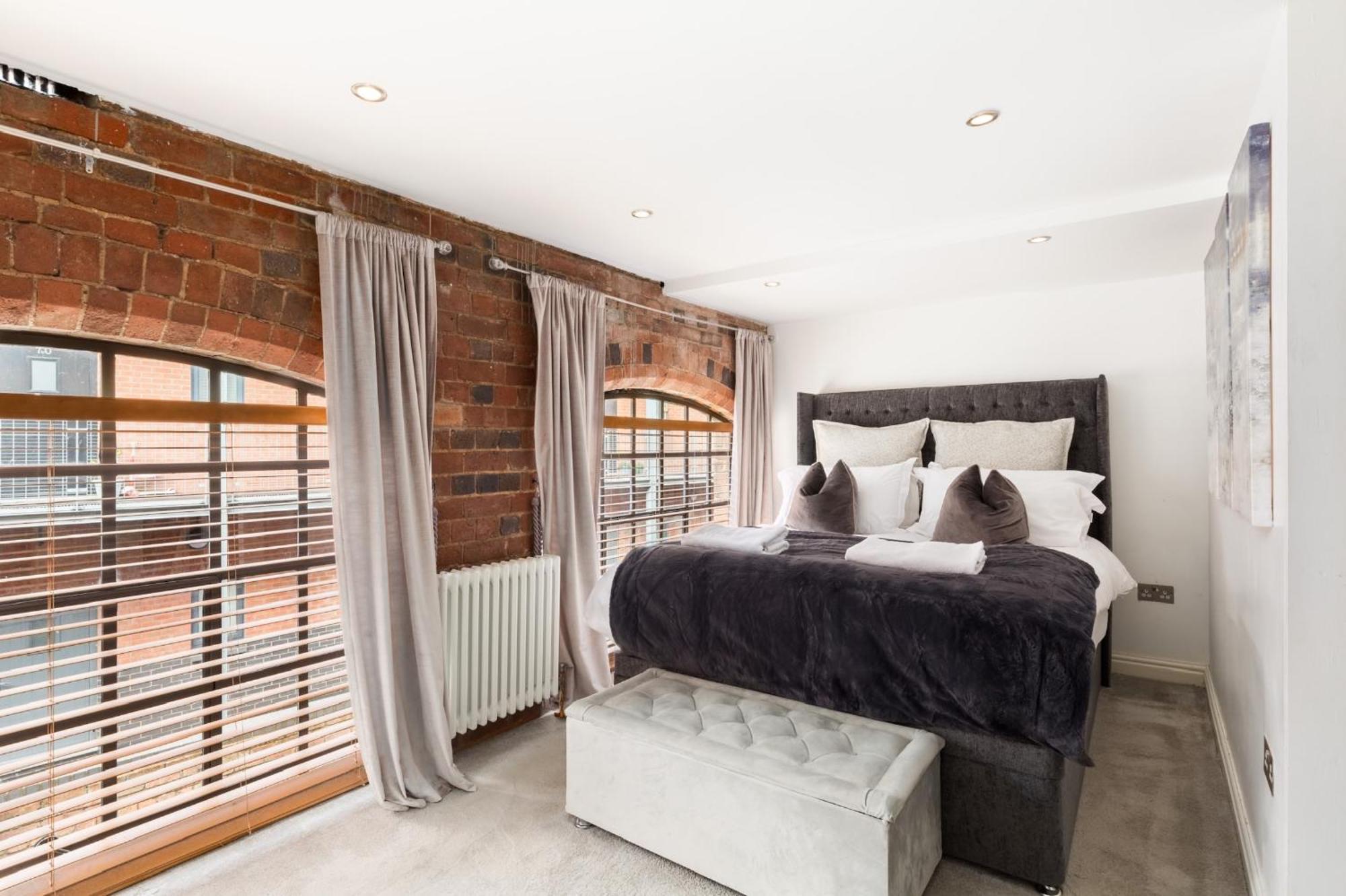 High End Luxury Townhouse In Jq, 4 Bedrooms, Flat Screen Tv In All Rooms, Free Parking, Near Birmingham City Centre Deposit Required Екстер'єр фото