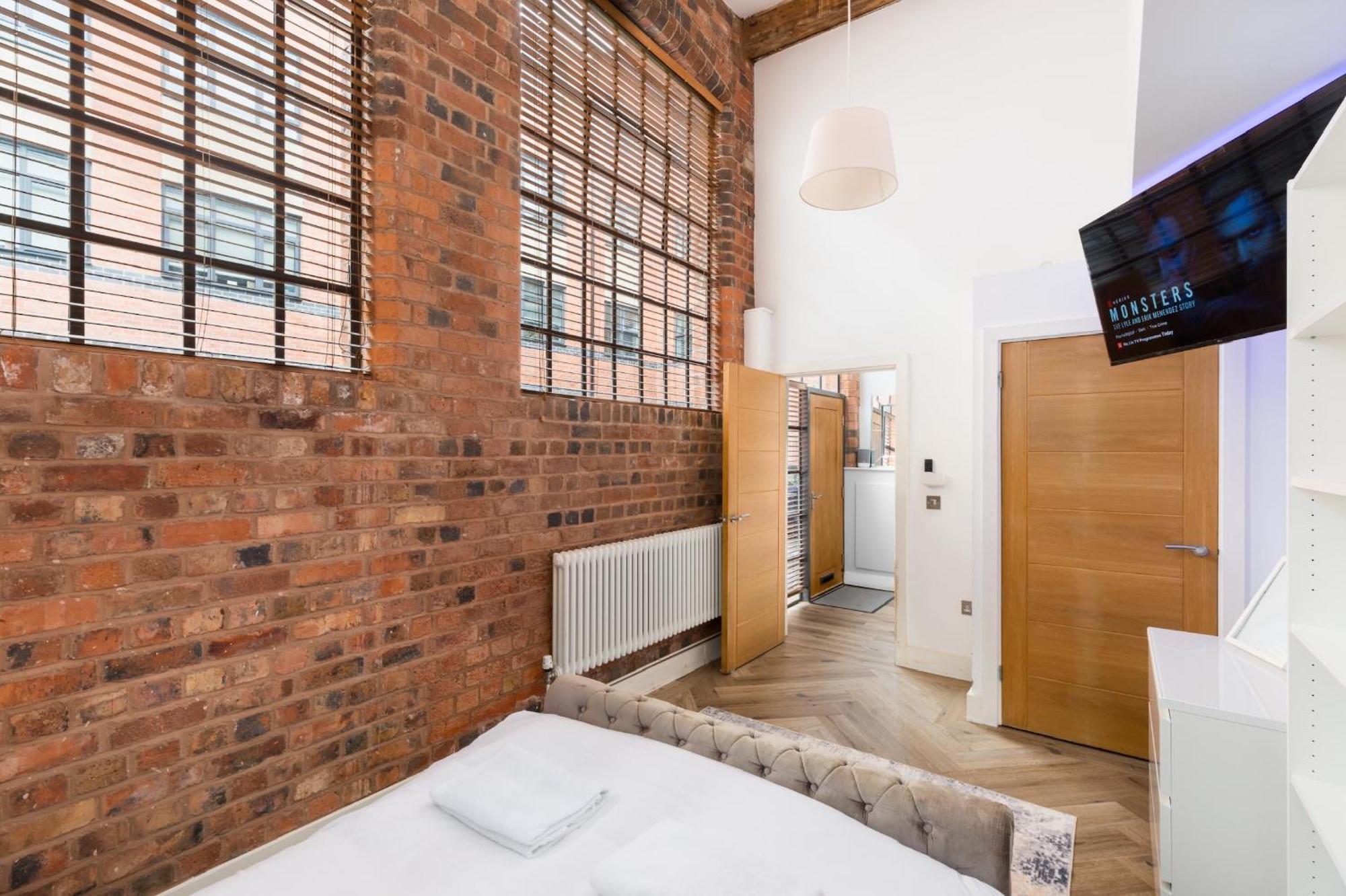 High End Luxury Townhouse In Jq, 4 Bedrooms, Flat Screen Tv In All Rooms, Free Parking, Near Birmingham City Centre Deposit Required Екстер'єр фото